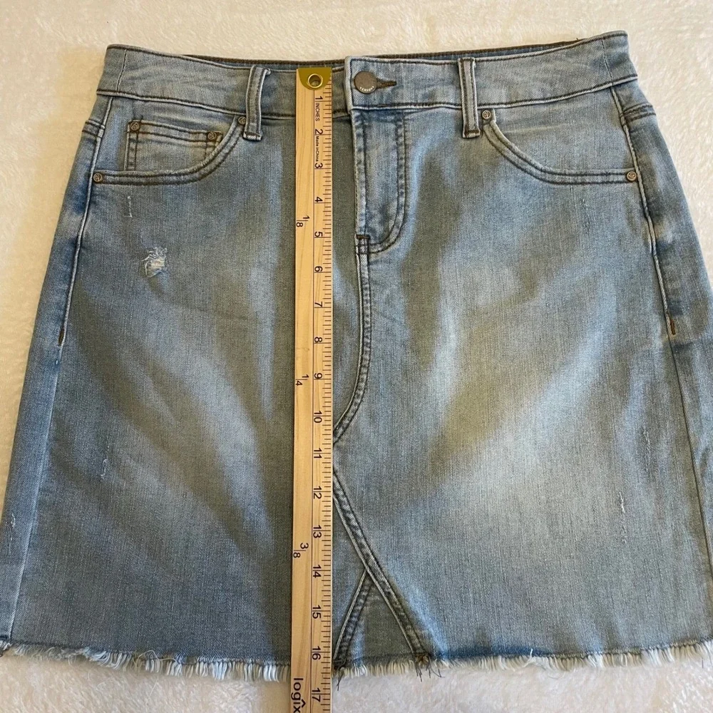 Versona Denim Mini Skirt Womens 29 Light Blue Distressed Raw‎ Hem Stretch Jean